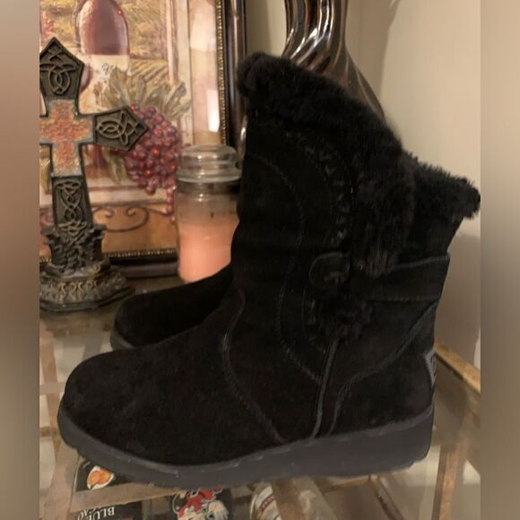 COPY - Sketchers boots black size 7 - Picture 1 of 3